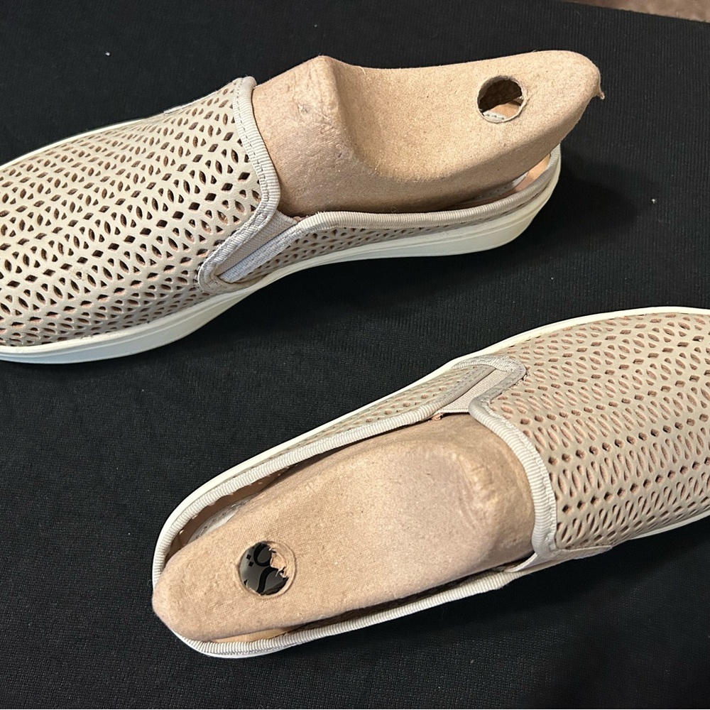 Sofft Tan Flats with Breathable Design